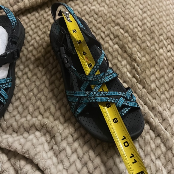 Size 7 Blue, gray sketchers sandals. - Picture 5 of 8